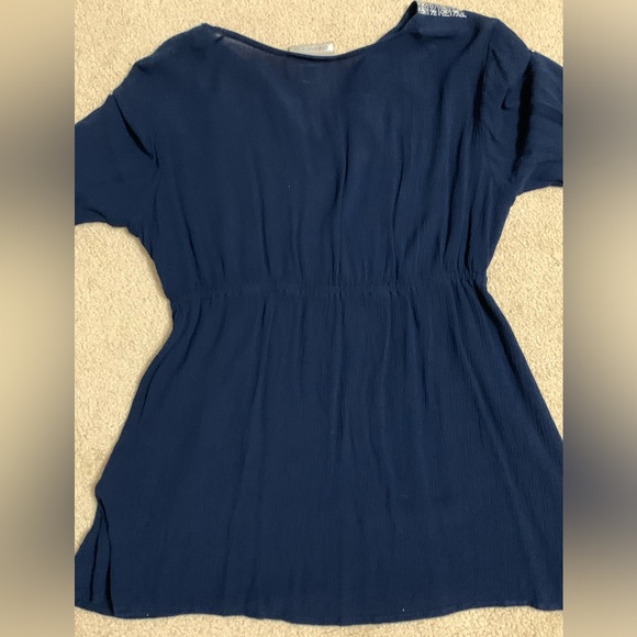 embroidery V-neck Maternity top - Picture 5 of 6